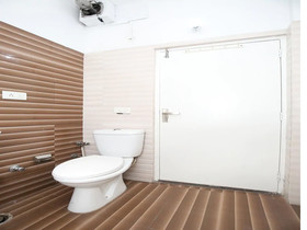 Oyo 13037 Hotel Ambassador