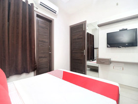 OYO 15005 Hotel K-Homes