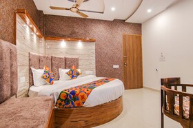 Meridian Inn By FabHotel