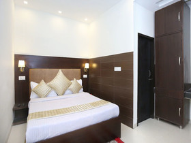 Hotel The Black Gold By OYO Rooms