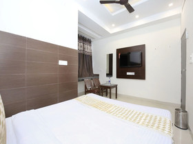 Hotel The Black Gold By OYO Rooms