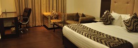 Clarion Inn Amps