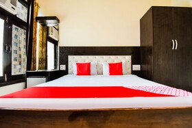 Uttam Residency by OYO Rooms