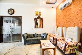 Uttam Residency by OYO Rooms