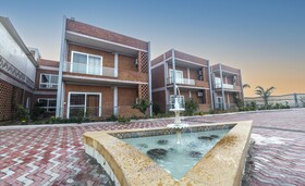 InnBox Farmstay - Rajpura