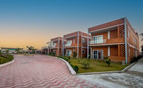 InnBox Farmstay - Rajpura