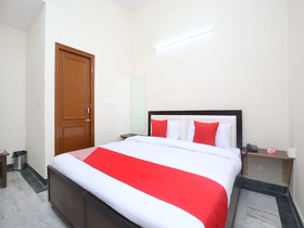 OYO 14326 Hotel D Plaza