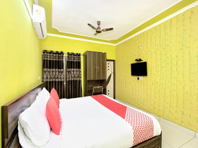 OYO 15620 Hotel Dynasty
