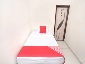 OYO 15620 Hotel Dynasty