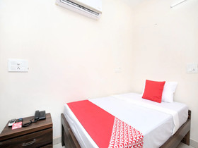 OYO 15620 Hotel Dynasty