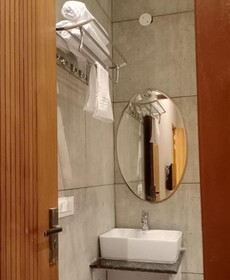 Collection O Hotel Dc Premium