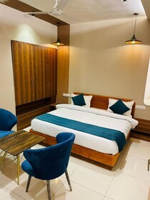 Collection O Hotel Dc Premium