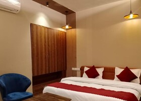 Collection O Hotel Dc Premium