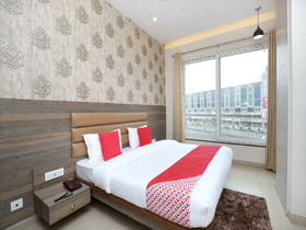 Hotel Clg Grand by OYO Rooms