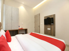 Hotel Clg Grand by OYO Rooms