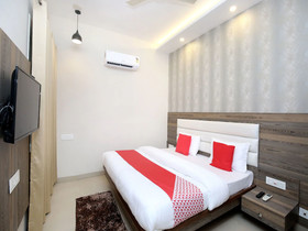 Hotel Clg Grand by OYO Rooms