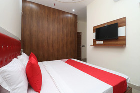 Hotel J&B By OYO Rooms