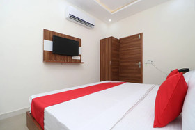 Hotel J&B By OYO Rooms
