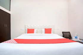 Hotel JJ Crown by OYO Rooms