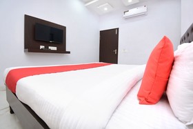 Hotel JJ Crown by OYO Rooms