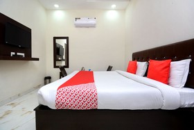 Hotel JJ Crown by OYO Rooms