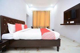 Hotel JJ Crown by OYO Rooms