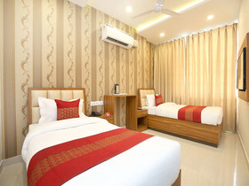 Hotel Pearl Wood By OYO Rooms
