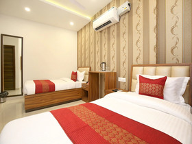 Hotel Pearl Wood By OYO Rooms