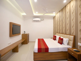 Hotel Pearl Wood By OYO Rooms