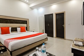 Hotel Purple Residency by OYO Rooms