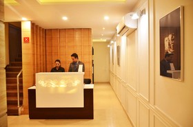 Mint Hotel Premia
