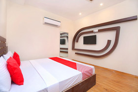 OYO 19716 Hotel Shanay