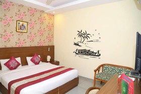 OYO Rooms Paras Down Town Mall