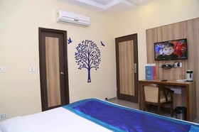 OYO Rooms Paras Down Town Mall