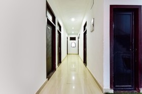 Hotel White Rock by OYO Rooms