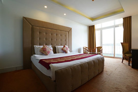 Hotel Clarks Inn Neemrana