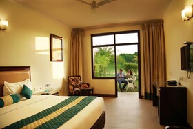 Treehouse Sunrise Resort & Caravan Park