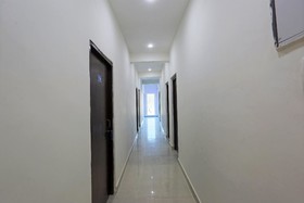 Hotel Green Hill by OYO Rooms