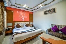 Hotel Bharat Palace by OYO Rooms