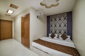 Hotel Bharat Palace by OYO Rooms