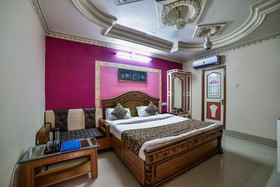 Hotel Bharat Palace by OYO Rooms