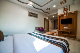 Hotel Bharat Palace by OYO Rooms