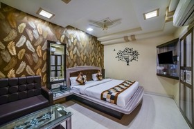 Hotel Bharat Palace by OYO Rooms