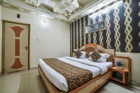 Hotel Bharat Palace by OYO Rooms