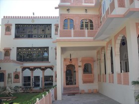 Hotel Kishan Palace