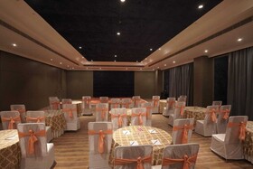 Classic Sapphire Ananta Bundi