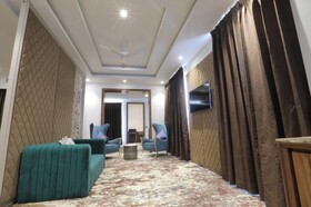 Classic Sapphire Ananta Bundi