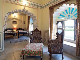 Hotel Rajmahal Palace