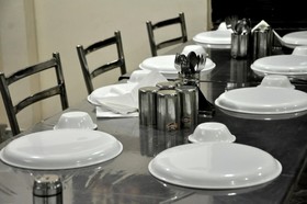 Hotel Kirti Plaza