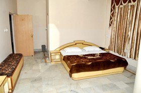 Hotel Kirti Plaza